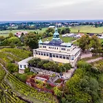 Spitzhaus Hotel *