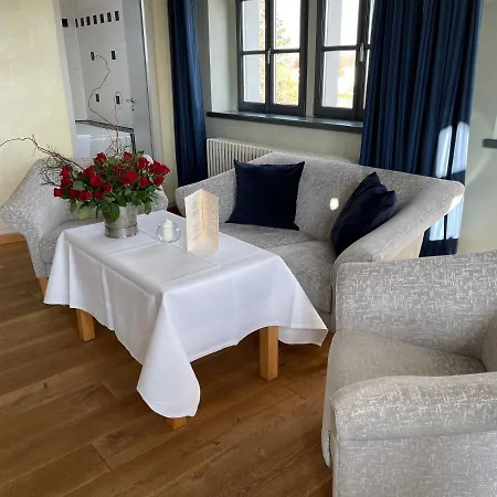 Spitzhaus Szálloda *